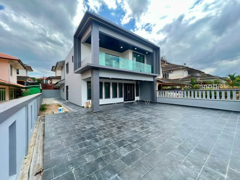 Semi-Detached House for Sale in Johor Bahru (Johor) - Finn Aw - Exterior - PropertyGuru.com.my