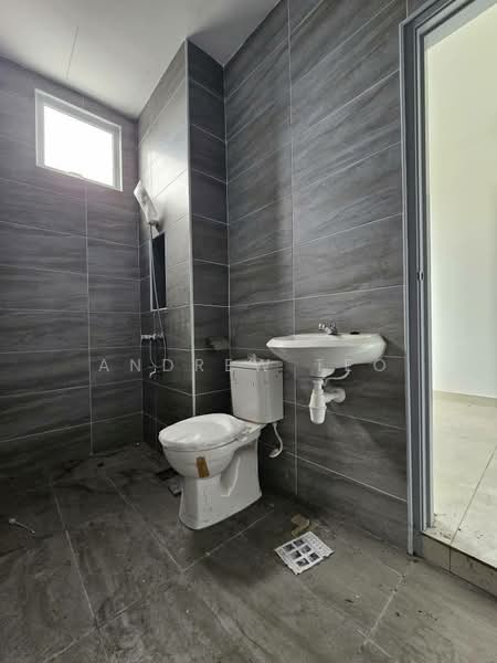 Cluster House for Sale in Skudai (Johor) - Andrew Teo - Bathroom - PropertyGuru.com.my