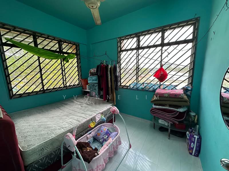 Flat for Sale at Flat Taman Perling - Yvonne Lim - Bedroom - PropertyGuru.com.my