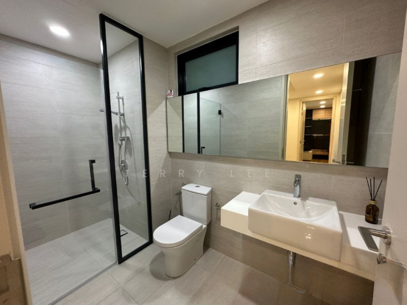 Service Residence for Sale at Residensi Solaris Parq - Terry Lee - Bathroom - PropertyGuru.com.my