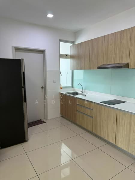 Meridin Bayvue Serviced Apartment untuk Untuk Disewa - RM 2,000 /bulan, Mac 2026 - Kitchen - PropertyGuru.com.my