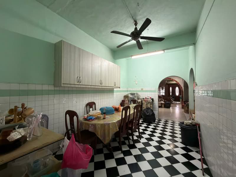 2-storey Terraced House for Sale in Seksyen 11 (Shah Alam) - Izzat Zamros - Dining Room - PropertyGuru.com.my