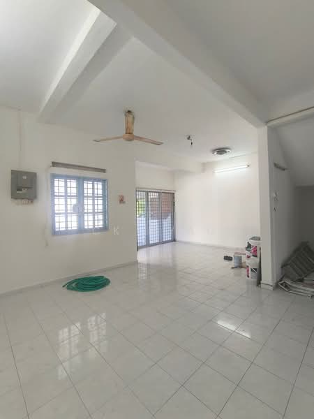 2-storey Terraced House for Sale in Ipoh (Perak) - Ck Nyau - Living Room - PropertyGuru.com.my