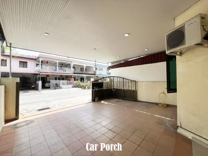 2-storey Terraced House for Sale in Kampar (Perak) - Kevin Chai - Car Porch - PropertyGuru.com.my