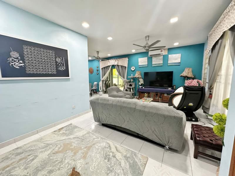 Mutiara Rini Jalan Bakti Corner Lot with Garden Double Storey untuk Untuk Dijual - RM 820,000, Apr 2026 - Living Room - PropertyGuru.com.my