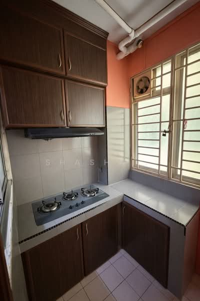 Condominium for Sale at Platinum Lake PV 10 - Shasha . - Kitchen - PropertyGuru.com.my