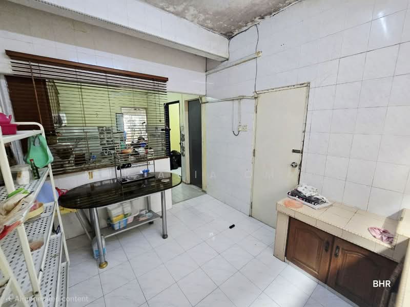 Taman Bukit Indah untuk Untuk Dijual - RM 710,000, Feb 2026 - Kitchen - PropertyGuru.com.my