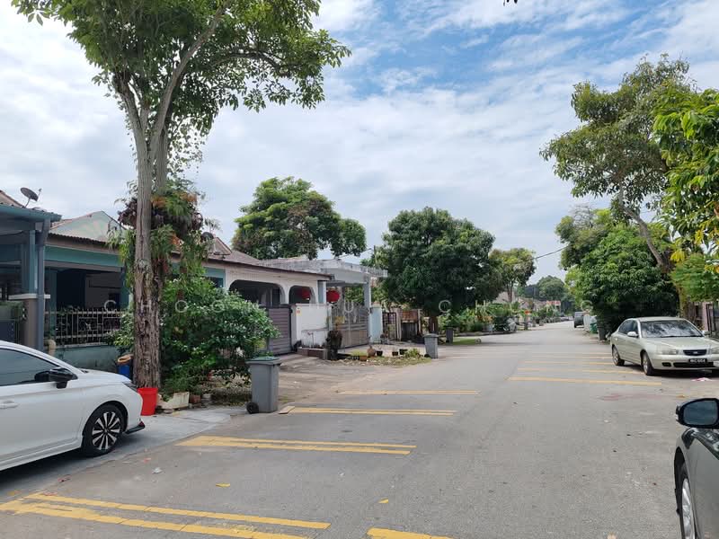1-storey Terraced House for Sale in Taman Desa Cempaka (Nilai) - Choon Hua Chong - Exterior - PropertyGuru.com.my