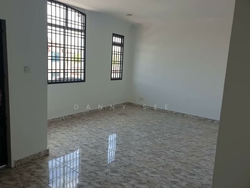 3-storey Terraced House for Sale in Taman Gunung Pulai (Kulai) - Danny See - Interior - PropertyGuru.com.my