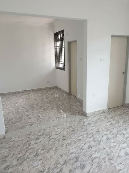 3-storey Terraced House for Sale in Taman Gunung Pulai (Kulai) - Danny See - Interior - PropertyGuru.com.my