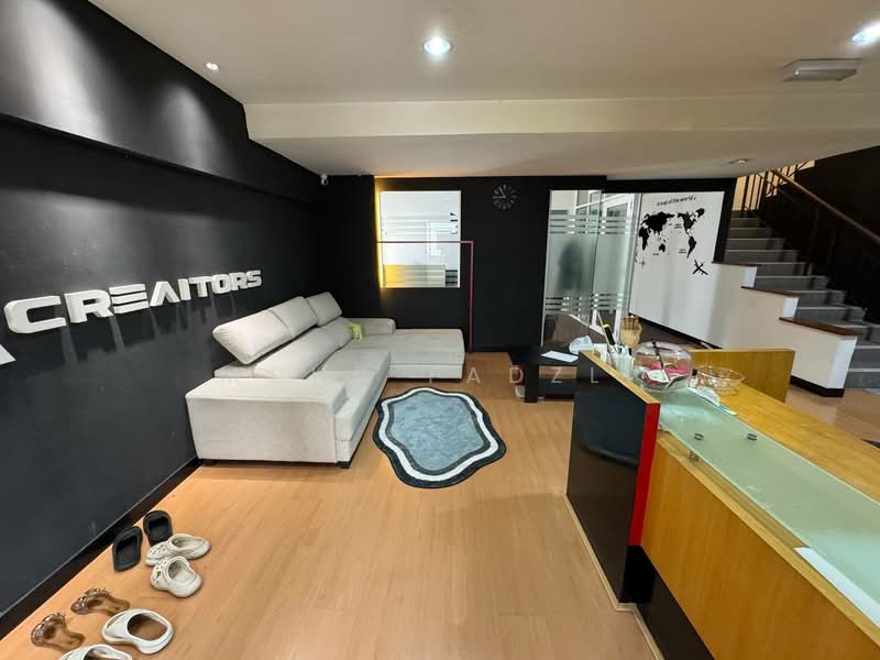 Shop / Office for Sale in Petaling Jaya (Selangor) - Mohd Fadzli - Living Room - PropertyGuru.com.my