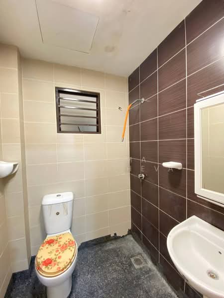 Terraced House for Sale in Kajang (Selangor) - Zarema Kulbuzheva - Bathroom - PropertyGuru.com.my