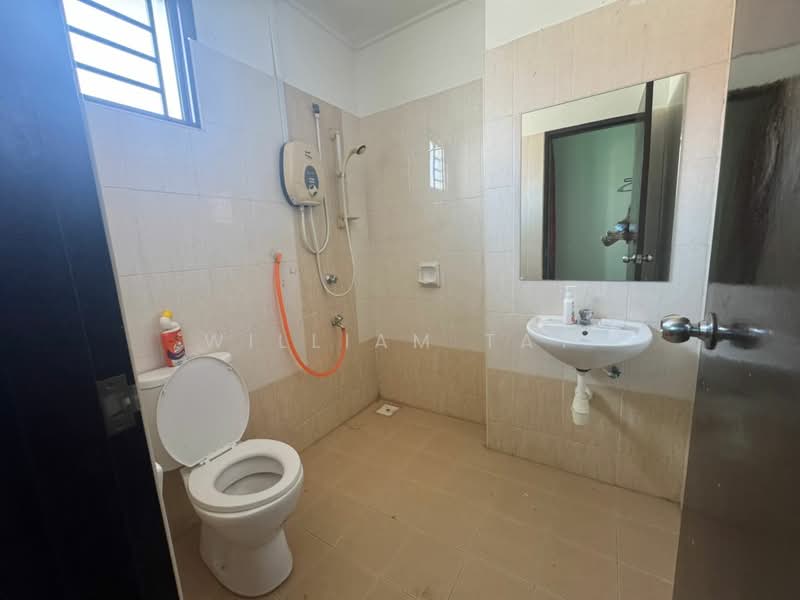 2-storey Terraced House for Sale in Bandar Dato Onn (Tebrau) - William Tay - Bathroom - PropertyGuru.com.my