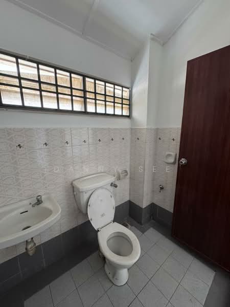 2-storey Terraced House for Sale in Bandar Indahpura (Kulai) - Danny See - Bathroom - PropertyGuru.com.my