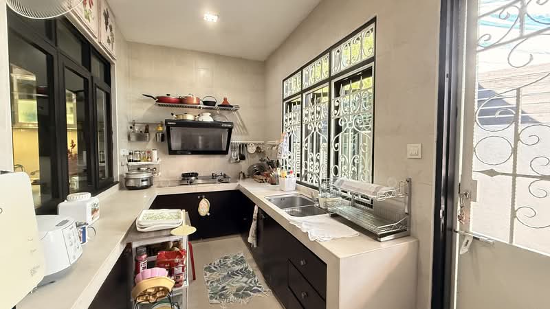 Rumah Berkembar untuk Dijual di Beverly Heights (Ampang) - Jocelyn Soo - Kitchen - PropertyGuru.com.my