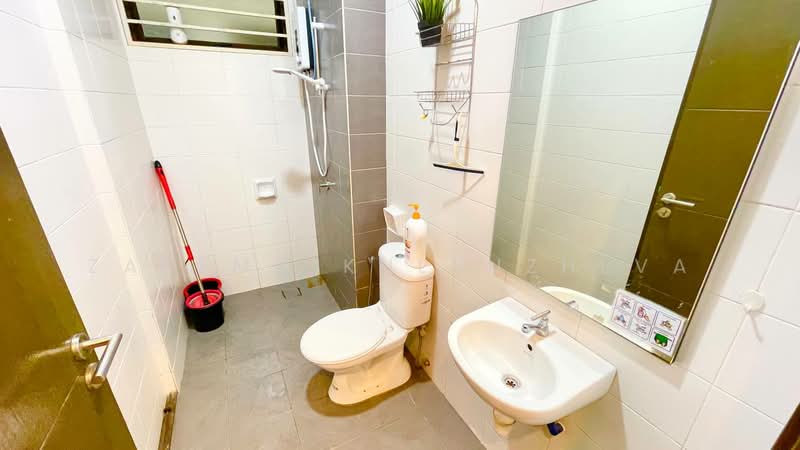 2-storey Terraced House for Sale in Denai Alam (Shah Alam) - Zarema Kulbuzheva - Bathroom - PropertyGuru.com.my