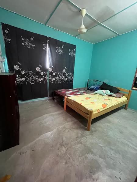2-storey Terraced House for Sale in Taman Ampang (Ipoh) - KEAT . - Bedroom - PropertyGuru.com.my