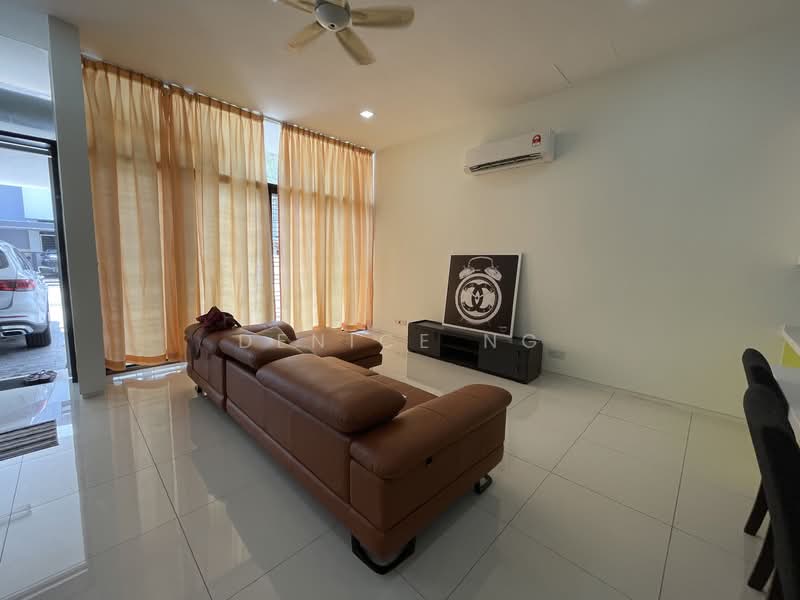 3-storey Terraced House for Sale in Seri Kembangan (Selangor) - Denice Ng - Living Room - PropertyGuru.com.my