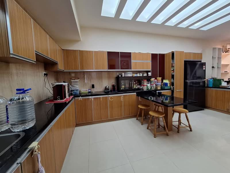 Semi-Detached House for Sale in Taman Aman Sari (Bandar Kinrara) - Shanice Low - Kitchen - PropertyGuru.com.my