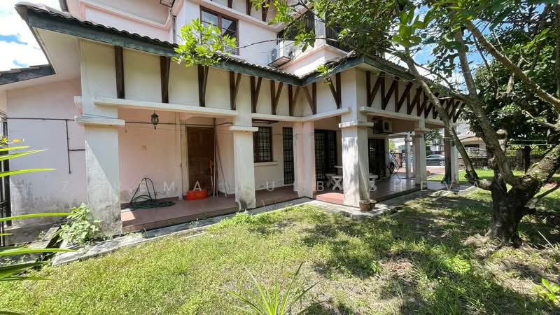 2-storey Terraced House for Sale in Bukit Jelutong (Shah Alam) - Zarema Kulbuzheva - Exterior - PropertyGuru.com.my