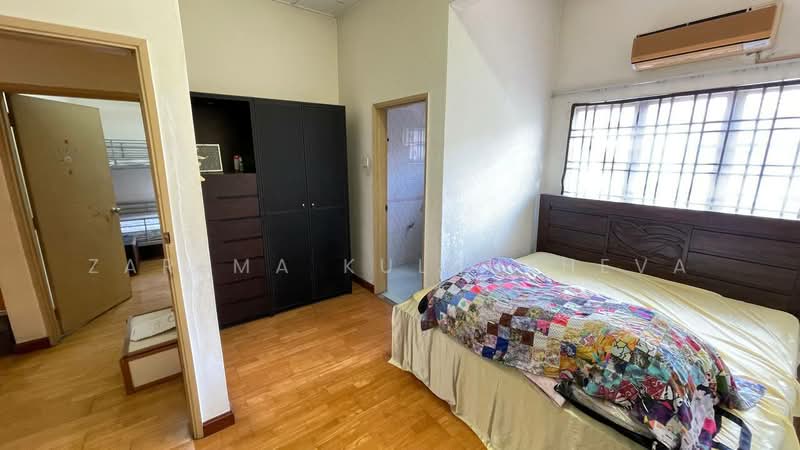 2-storey Terraced House for Sale in Bukit Jelutong (Shah Alam) - Zarema Kulbuzheva - PropertyGuru.com.my