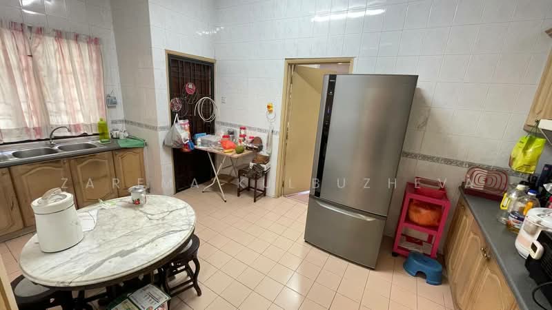 2-storey Terraced House for Sale in Bukit Jelutong (Shah Alam) - Zarema Kulbuzheva - PropertyGuru.com.my
