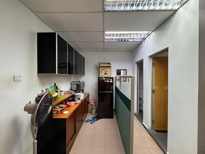 Shop / Office for Sale in Taman Molek (Johor Bahru) - Hazlee Shah Bin Shukor - Interior - PropertyGuru.com.my