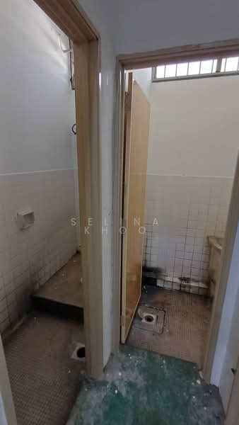 Factory for Rent in Taman Nagasari (Perai) - Selina Khoo - Bathroom - PropertyGuru.com.my
