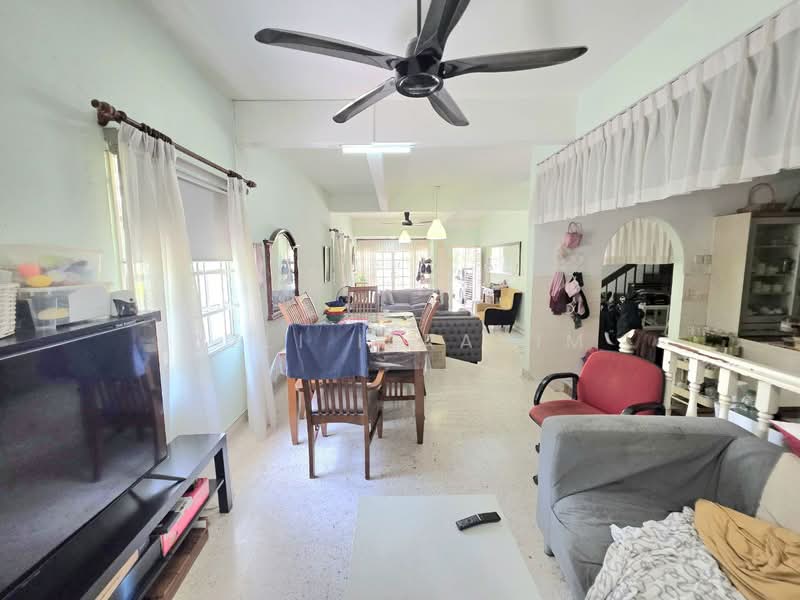 2-storey Terraced House for Sale in Taman Sri Ukay (Ulu Kelang) - Azli Ibrahim - Living Room - PropertyGuru.com.my