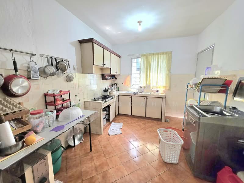 2-storey Terraced House for Sale in Taman Sri Ukay (Ulu Kelang) - Azli Ibrahim - Kitchen - PropertyGuru.com.my