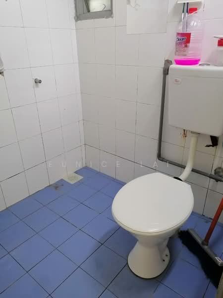 Apartment for Sale at Pangsapuri Raya - Eunice Lai - Bathroom - PropertyGuru.com.my