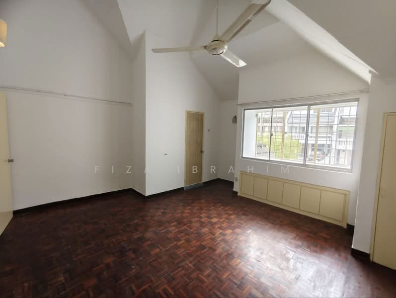 2-storey Terraced House for Sale in Taman Setiawangsa (Setiawangsa) - Fiza Ibrahim - Living Room - PropertyGuru.com.my