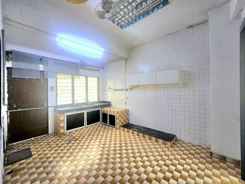 2.5-storey Terraced House for Sale in Taman Maju Jaya (Ampang) - Fiza Ibrahim - Kitchen - PropertyGuru.com.my