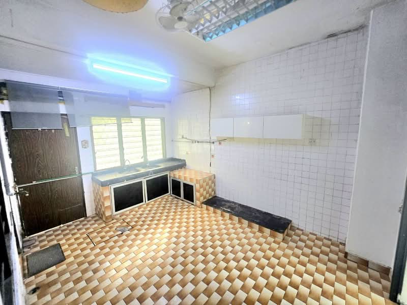 2.5-storey Terraced House for Sale in Taman Maju Jaya (Ampang) - Fiza Ibrahim - Kitchen - PropertyGuru.com.my