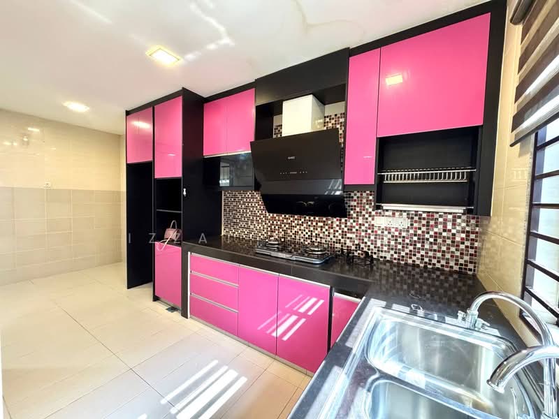 2-storey Terraced House for Sale in Kajang (Selangor) - Izzat Zamros - Kitchen - PropertyGuru.com.my