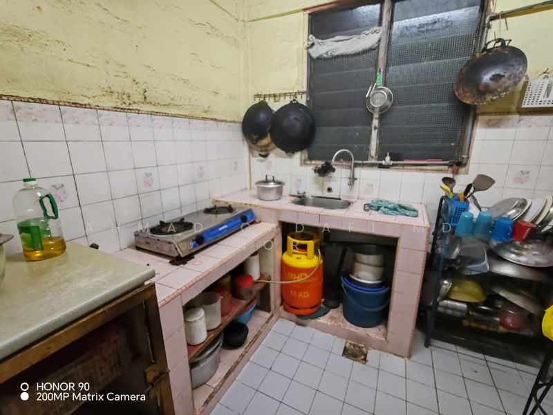 Rumah Flat untuk Dijual di Taman Taming Jaya - Ahmad Gadafi Md Nor - Kitchen - PropertyGuru.com.my