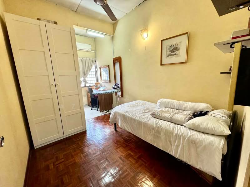 2-storey Terraced House for Sale in Kajang (Selangor) - Azli Ibrahim - Bedroom - PropertyGuru.com.my