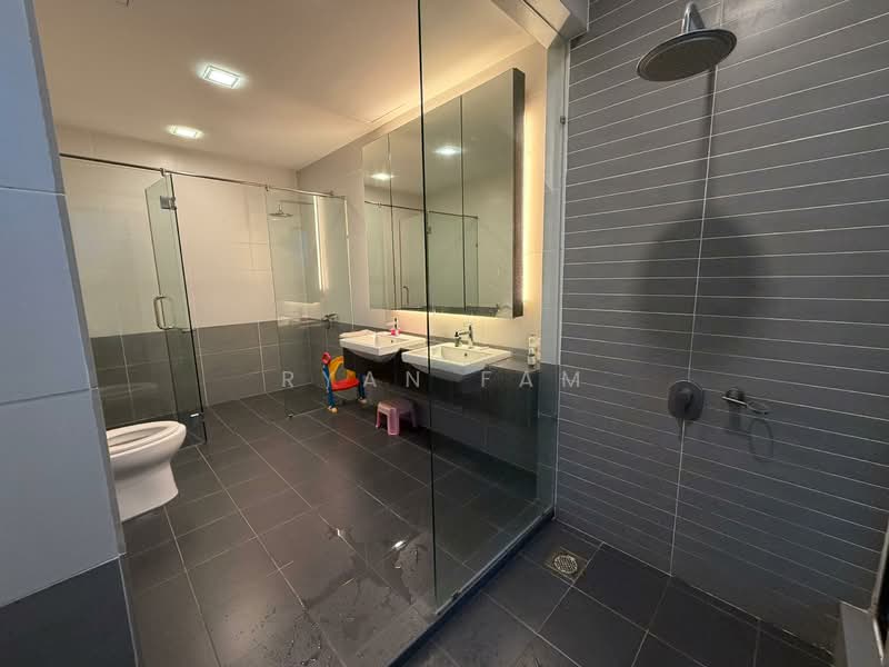 Perdana Residence 2 untuk Untuk Dijual - RM 1,630,000, Feb 2026 - Bathroom - PropertyGuru.com.my