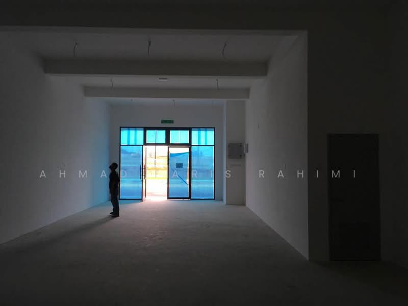 Shop for Rent in Shah Alam (Selangor) - AHMAD FARIS RAHIMI - Entrance - PropertyGuru.com.my