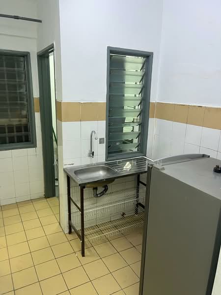 Apartment for Rent at Apartment Sri Rakyat - Alex Chin - Kitchen - PropertyGuru.com.my