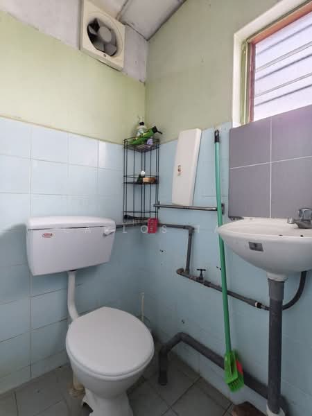 Bukit Gelugor untuk Untuk Dijual - RM 800,000, Feb 2026 - Bathroom - PropertyGuru.com.my