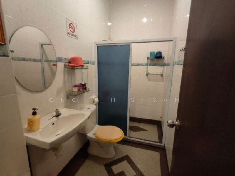 Townhouse for Sale in Johor Bahru (Johor) - Ong Lih Shyan - Bathroom - PropertyGuru.com.my