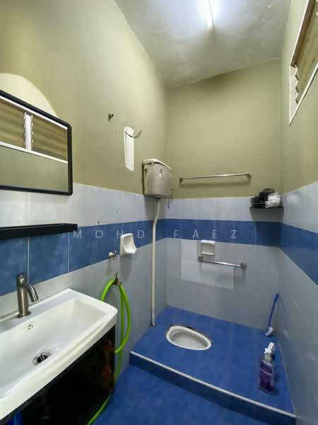2-storey Terraced House for Sale in Taman Legenda Putra (Kulai) - Mohd Faez - Bathroom - PropertyGuru.com.my