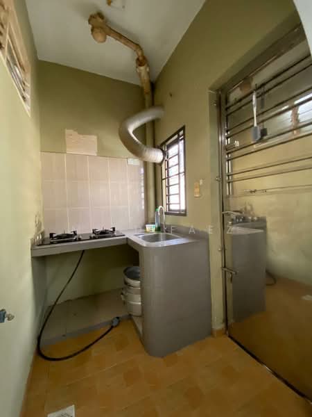 2-storey Terraced House for Sale in Taman Legenda Putra (Kulai) - Mohd Faez - Kitchen - PropertyGuru.com.my