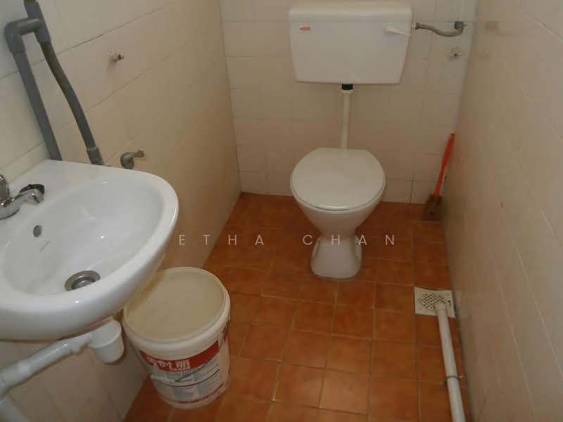 Terraced House for Sale in Batu 9 (Cheras) - Hetha Chan - Bathroom - PropertyGuru.com.my