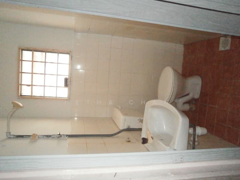 Terraced House for Sale in Batu 9 (Cheras) - Hetha Chan - Bathroom - PropertyGuru.com.my