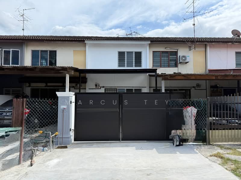 2-storey Terraced House for Sale in Taman Molek (Johor Bahru) - Marcus Tey - Exterior - PropertyGuru.com.my