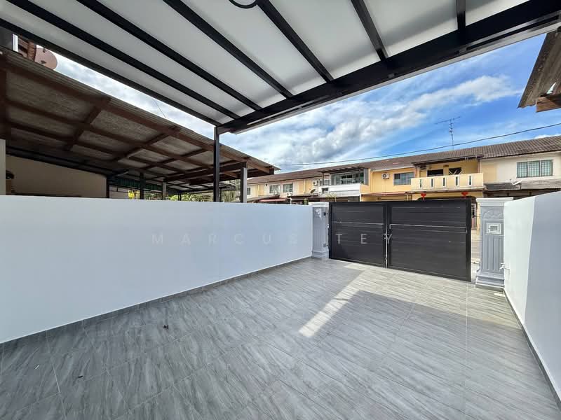 2-storey Terraced House for Sale in Taman Molek (Johor Bahru) - Marcus Tey - Exterior - PropertyGuru.com.my
