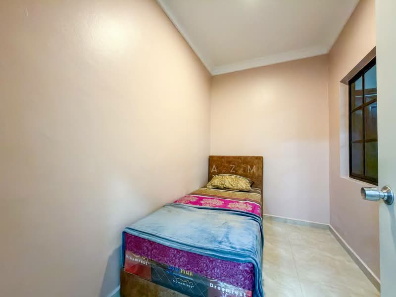 2-storey Terraced House for Sale in Seksyen 3 (Bangi) - Atikah Azman - Bedroom - PropertyGuru.com.my