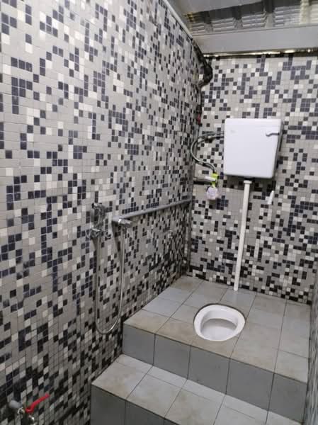 1-storey Terraced House for Sale in Taman Universiti (Skudai) - Yvonne Lim - Bathroom - PropertyGuru.com.my